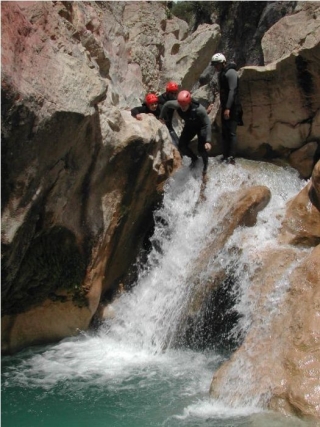 Plaisir garanti avec le canyoning 